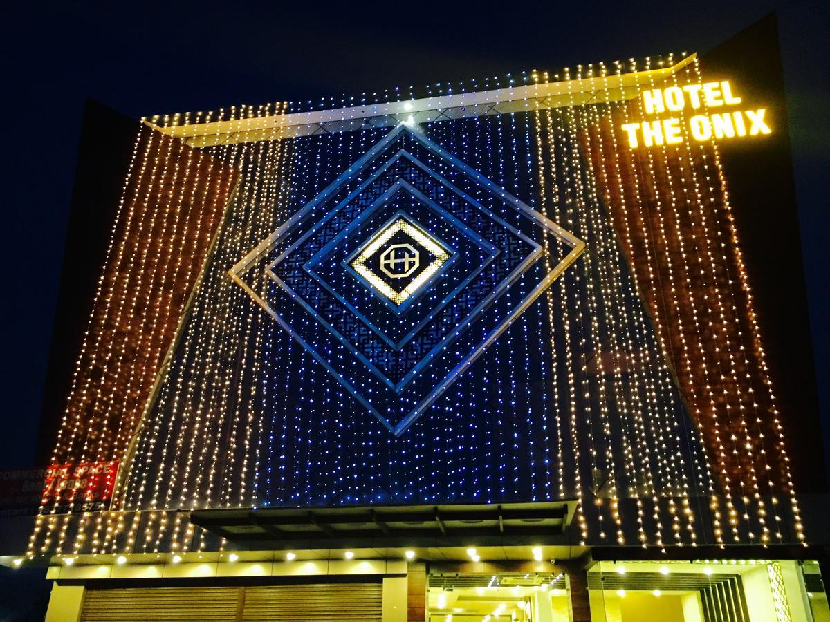 Hotel The Onix Dehradun Exterior foto